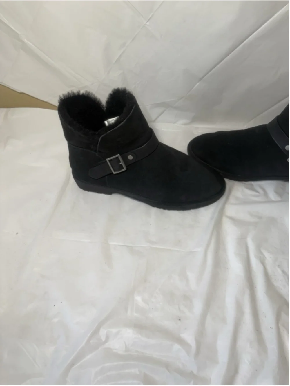 UGG Romely size 9 Black boot